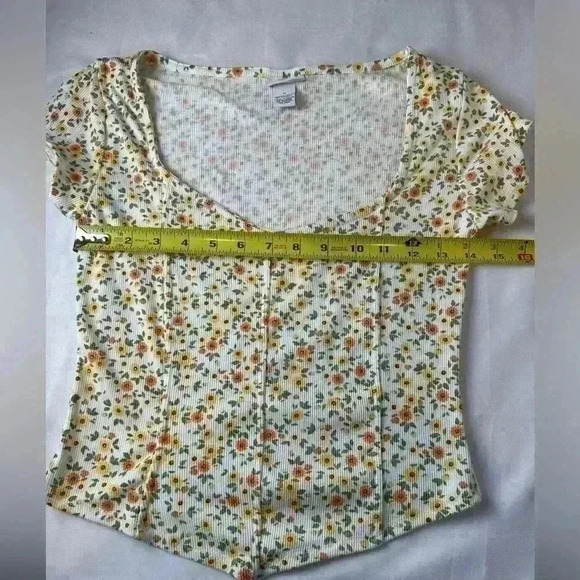 NWOT - Rue 21 Scooped Neck Crop Top (White/Yellow/Orange) Mini Flowers (Size M) - Picture 7 of 7